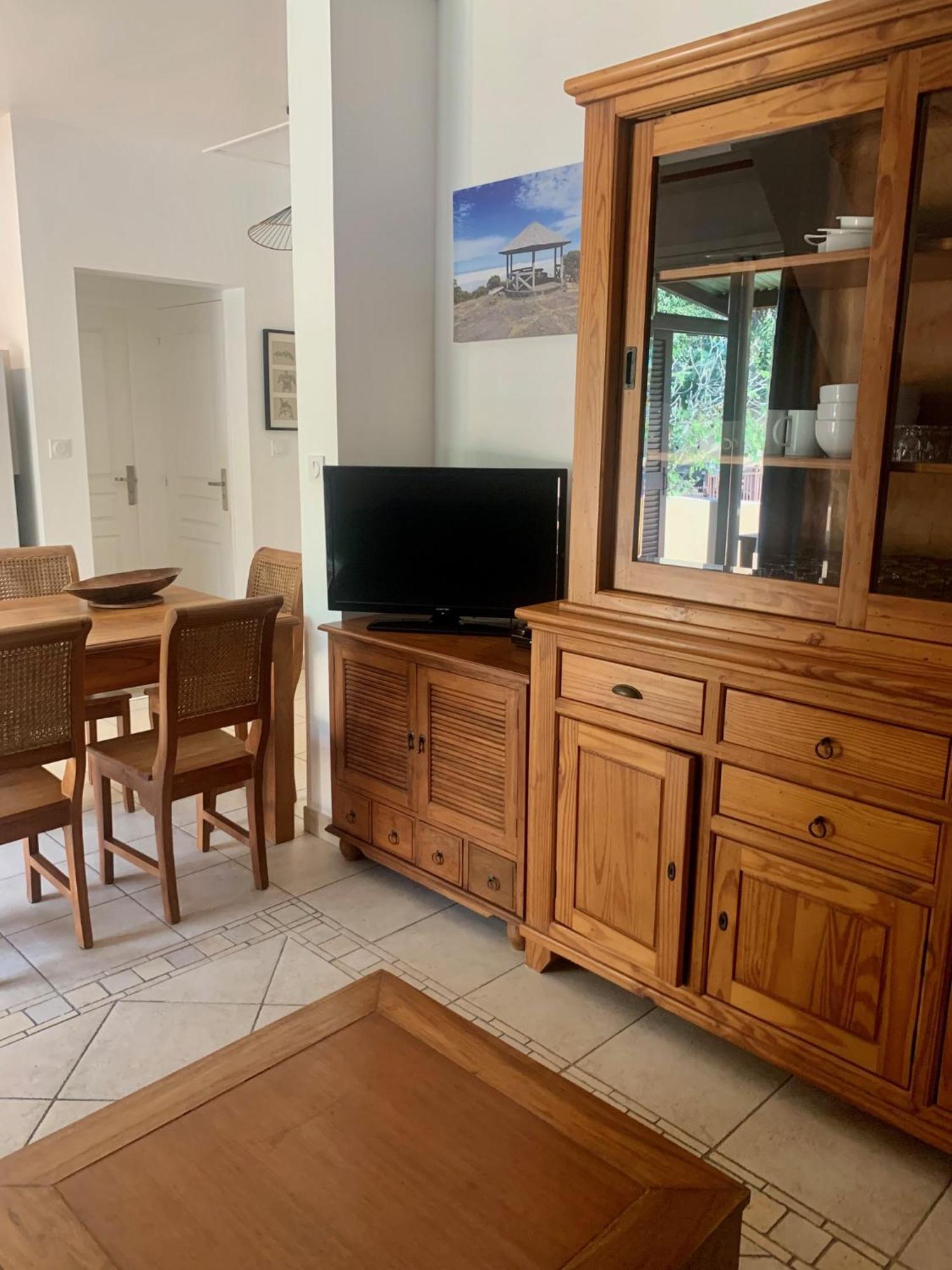 Residence Les Lataniers Сен-Лё Экстерьер фото